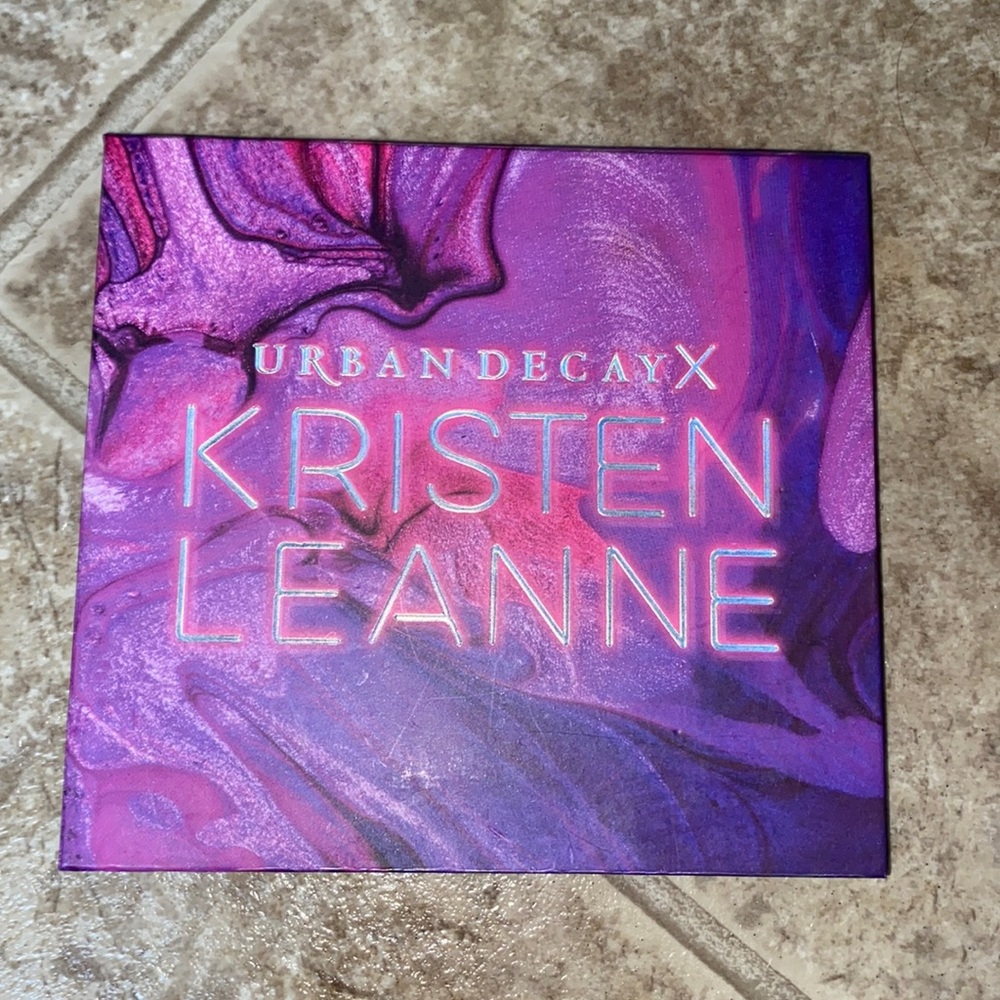 Kristen Leanne urban decay eyeshadow palette